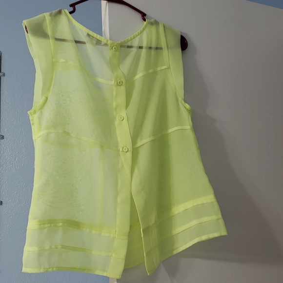 Cute Sheer Top - Picture 2 of 6